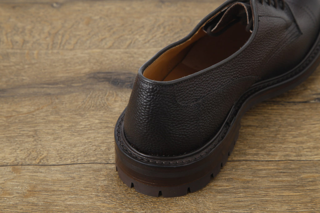 革靴比較】チーニーのケンゴンとトリッカーズのマットロック。デザイン ...